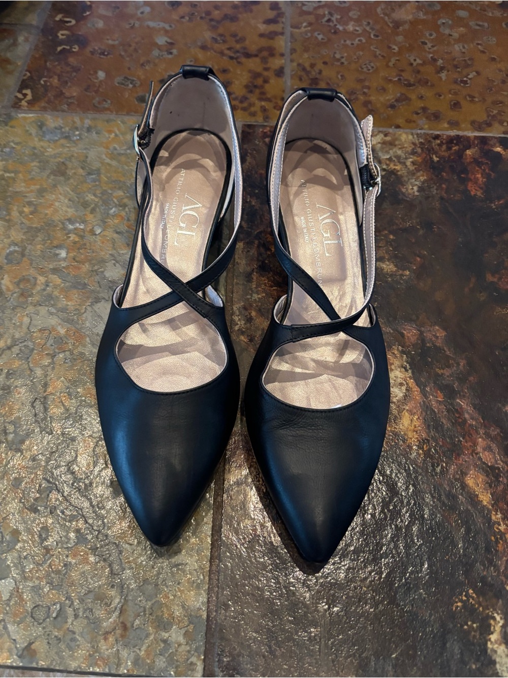 AGL Attilio Giusti Leombruni black leather pump
